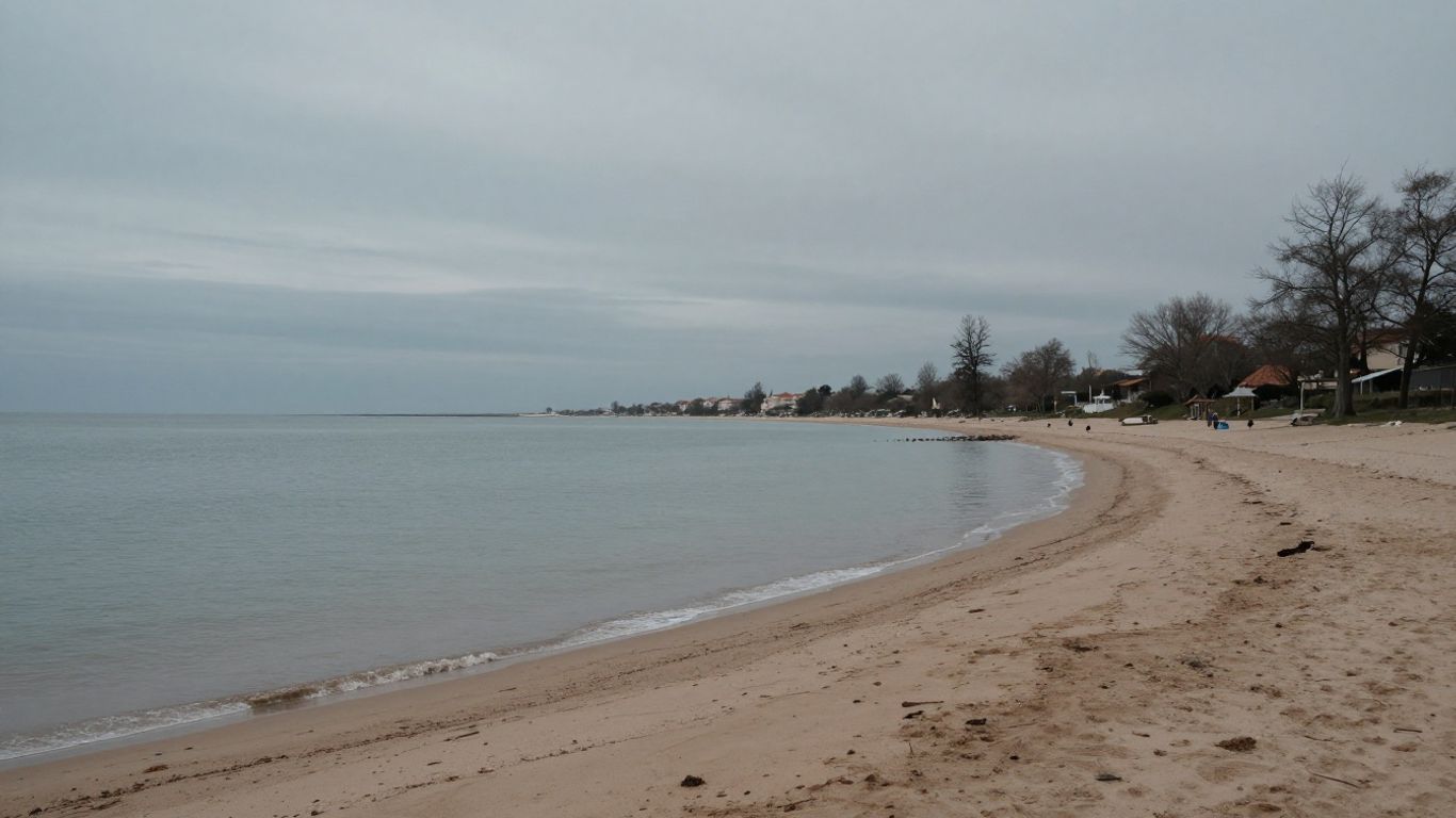 Cap d'Agde beach in winter, quiet and serene.