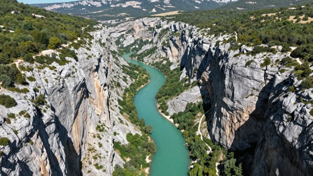 The Best Hiking Trails in the Gorges du Verdon (For Every Fitness Level)