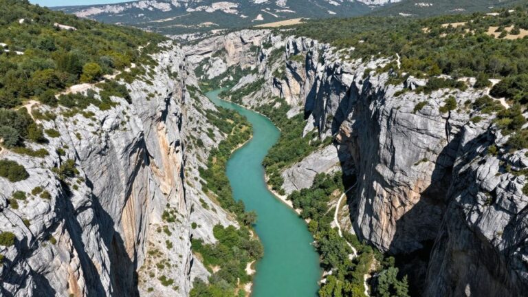 The Best Hiking Trails in the Gorges du Verdon (For Every Fitness Level)