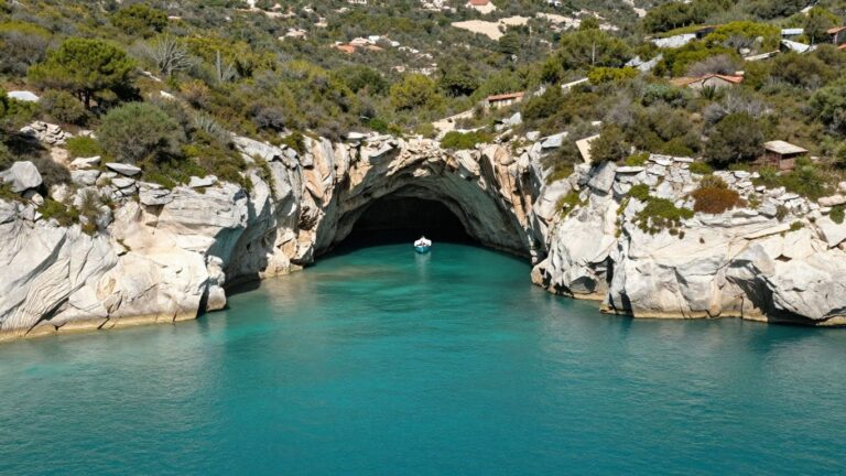 Lac de Sainte-Croix: Turquoise Water at the Foot of the Gorges du Verdon
